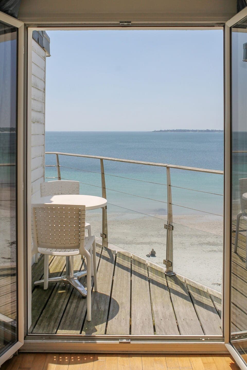 Junior Suite, Sea View | Minibar, in-room safe, desk, blackout drapes