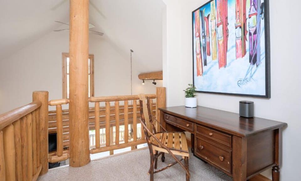 PR Red Cloud 4, Loft