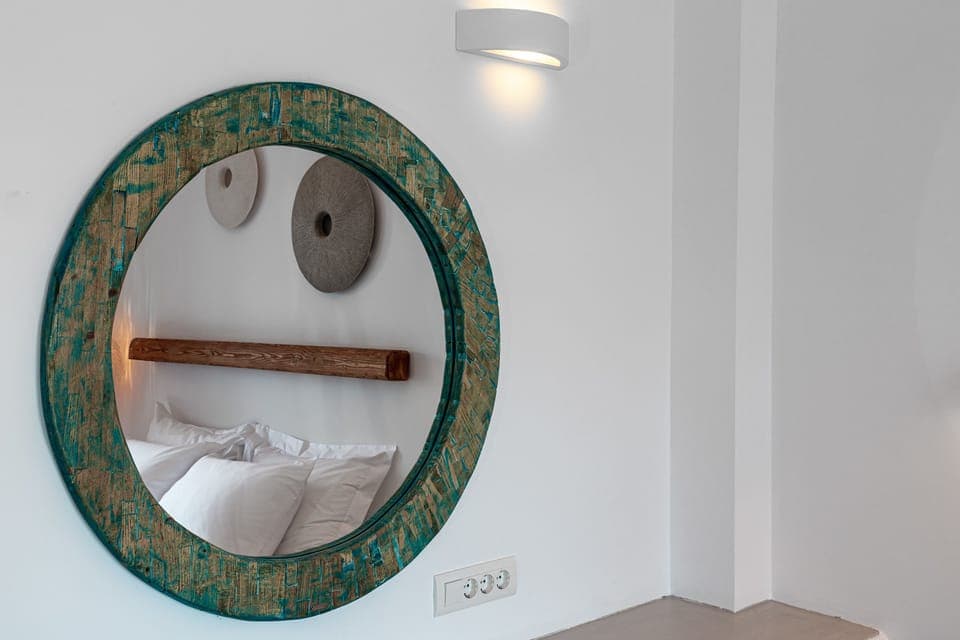 Deluxe Double Room, Sea View | Premium bedding, minibar, in-room safe, individually decorated