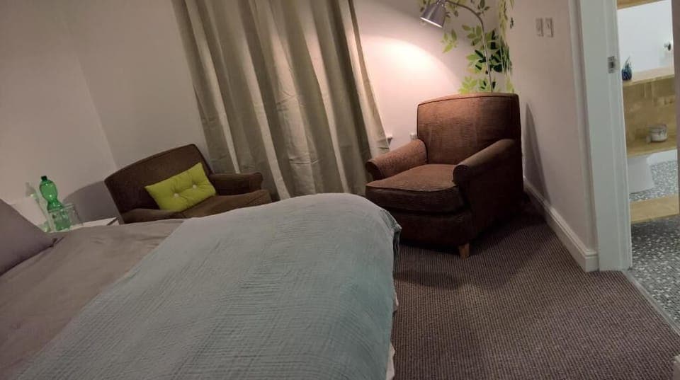 1 bedroom, iron/ironing board, free cribs/infant beds, free WiFi