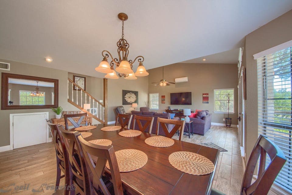 Party of 8 your table is ready!