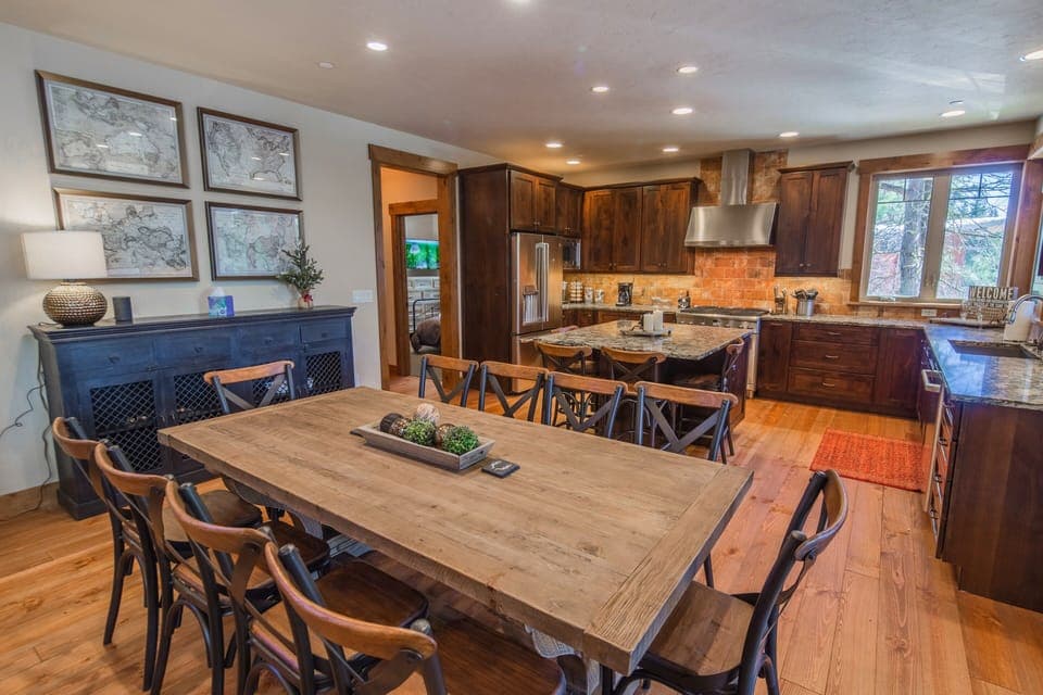Whitefire Lodge - Huge dining table with seating for 10 and additional 4 at the kitchen island.