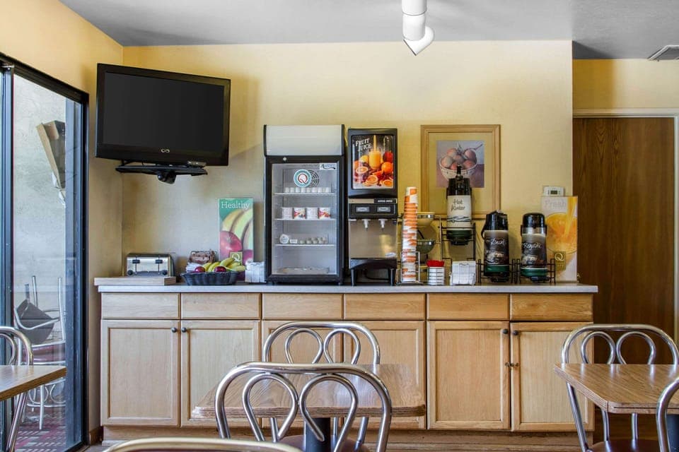 Free daily self-serve breakfast