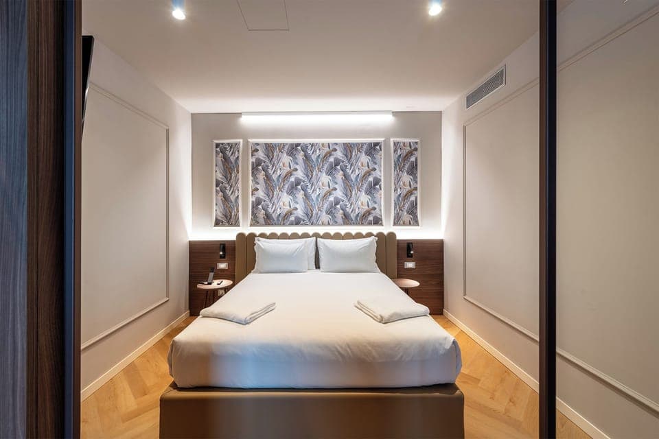 Superior Apartment | Hypo-allergenic bedding, down comforters, minibar, in-room safe