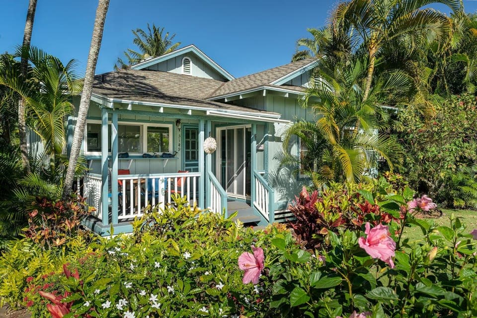 FRONT ENTRY AND LANAI