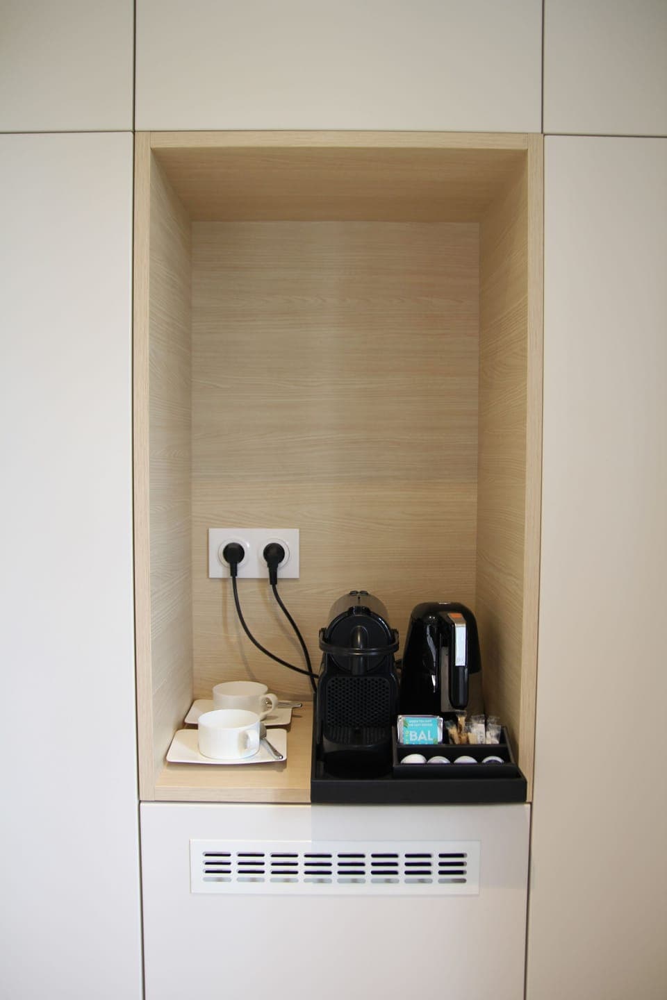 Cottage, Non Smoking (Private) | In-room dining