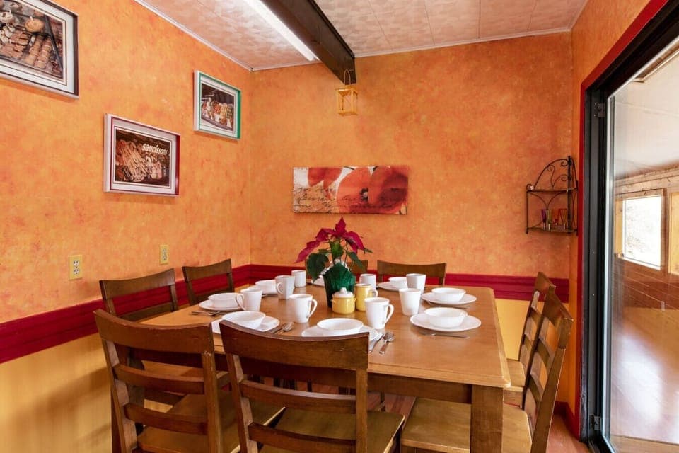 Breakfast nook
