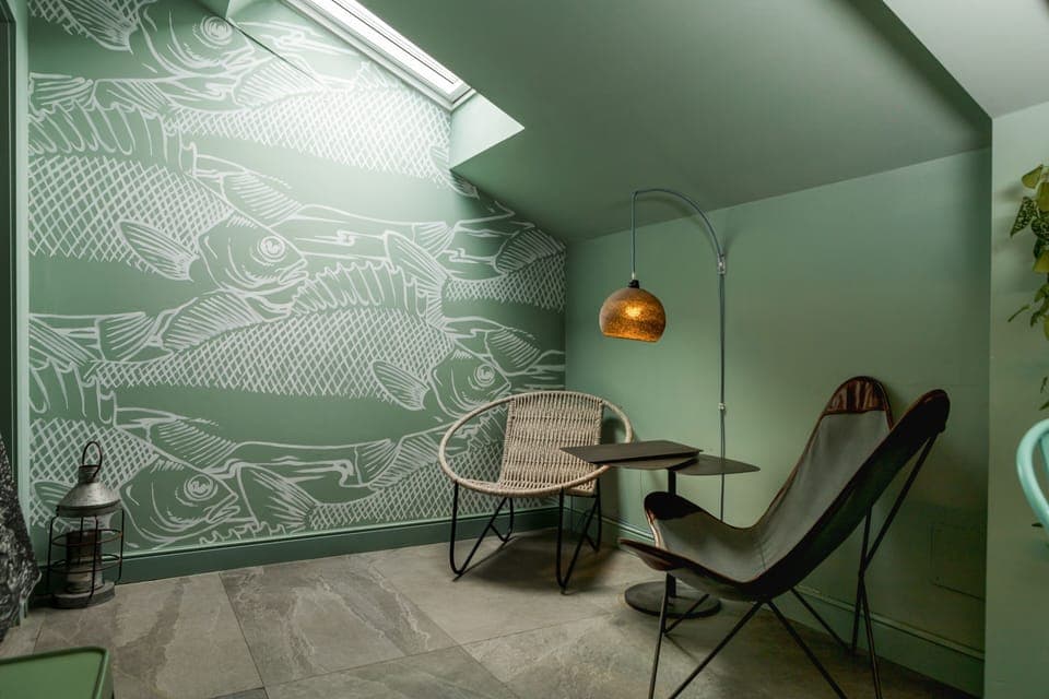 40-inch flat-screen TV with digital channels, streaming services