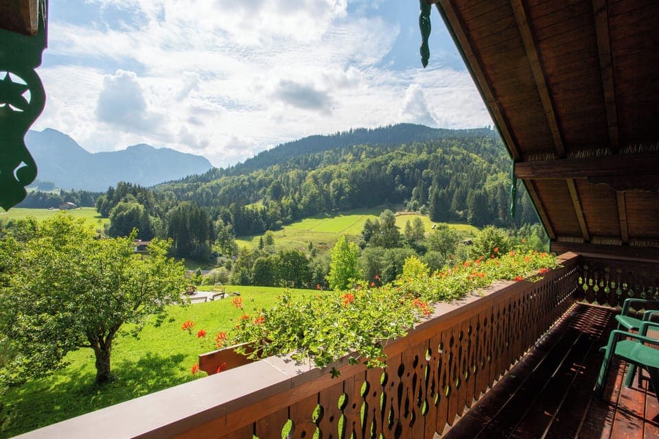 Suite, Balcony, Mountain View (Muenchen) | Minibar, in-room safe, blackout drapes, free WiFi