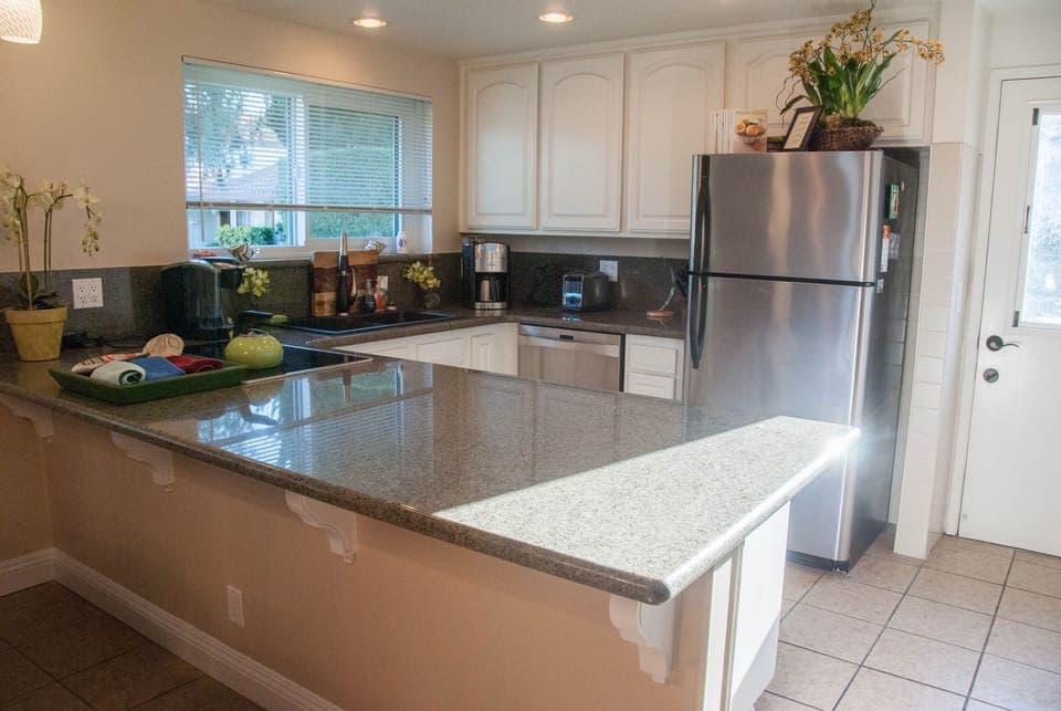 The breezy, open kitchen for all your cooking needs. 