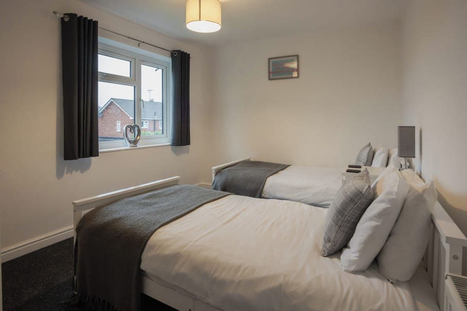 Premium bedding, iron/ironing board, free WiFi, bed sheets