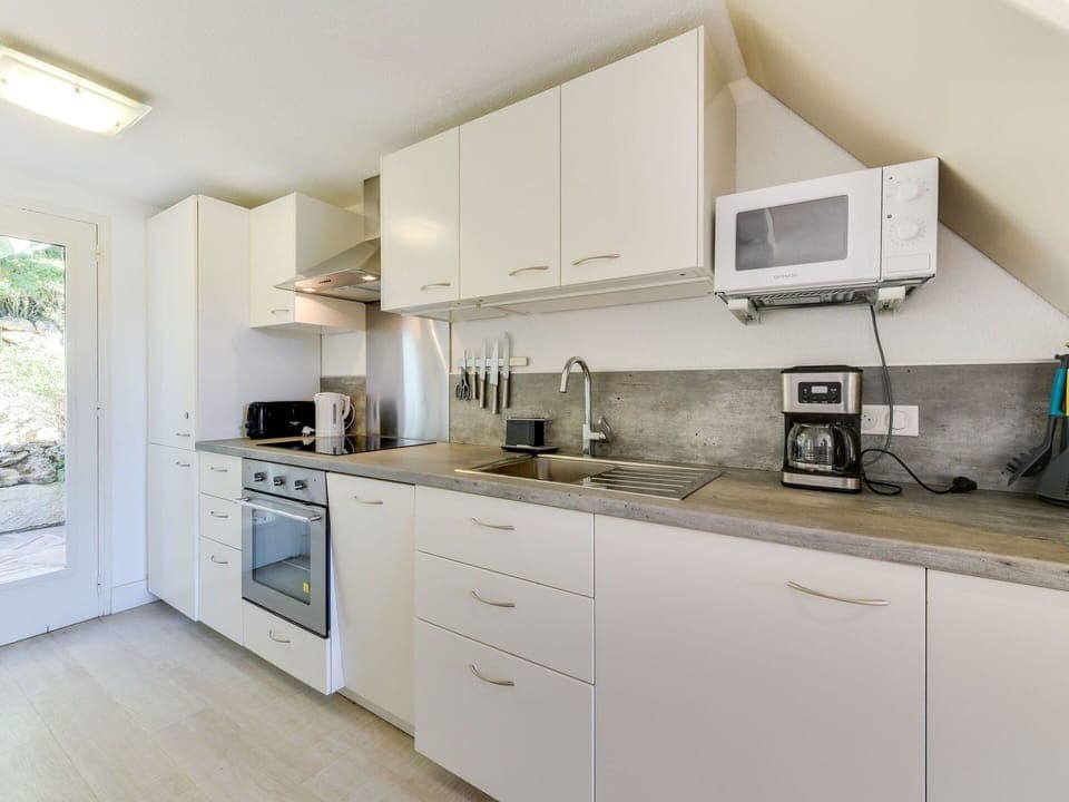 Countertop, Room, Property, Cabinetry, Kitchen, Furniture, Interior Design, Building, House, Home