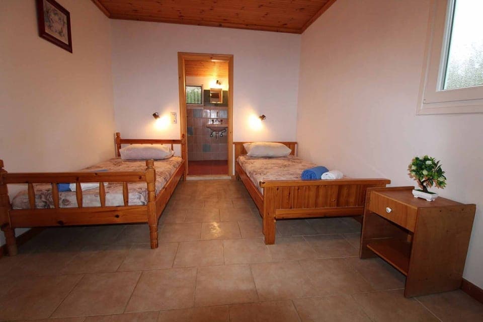 White House Pagoi Apartment Bedroom