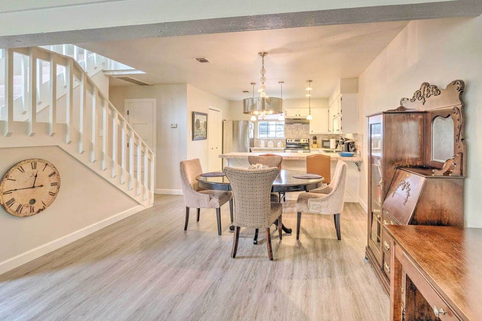 Dining Space | Dishware/Flatware