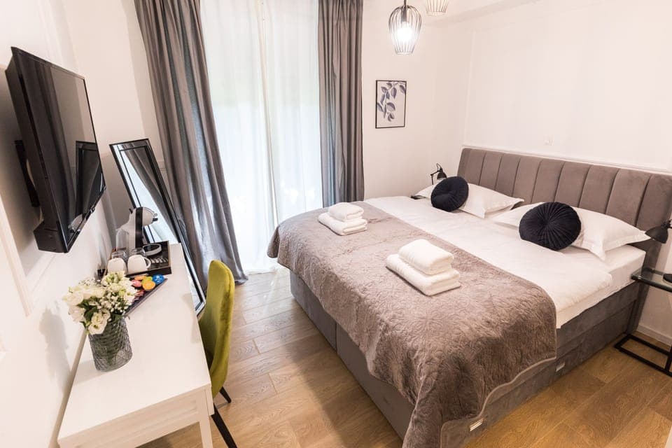 Deluxe Room | Premium bedding, memory foam beds, in-room safe, desk