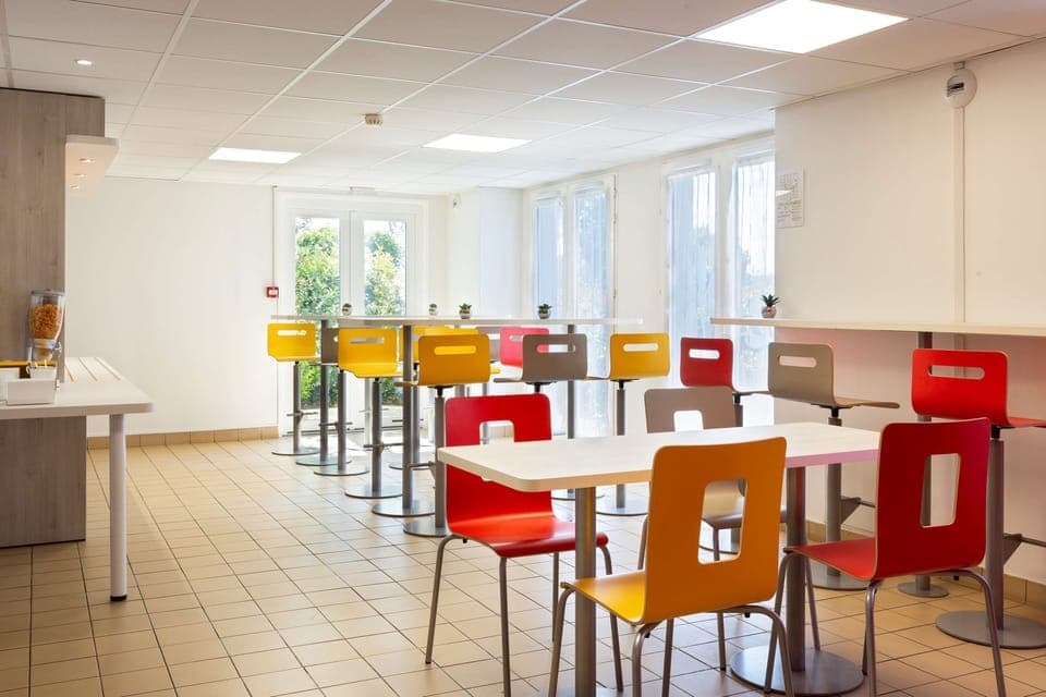 Daily buffet breakfast (EUR 6.80 per person)