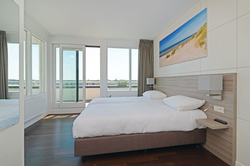 Suite, Terrace, Sea View | In-room safe, desk, blackout drapes, iron/ironing board