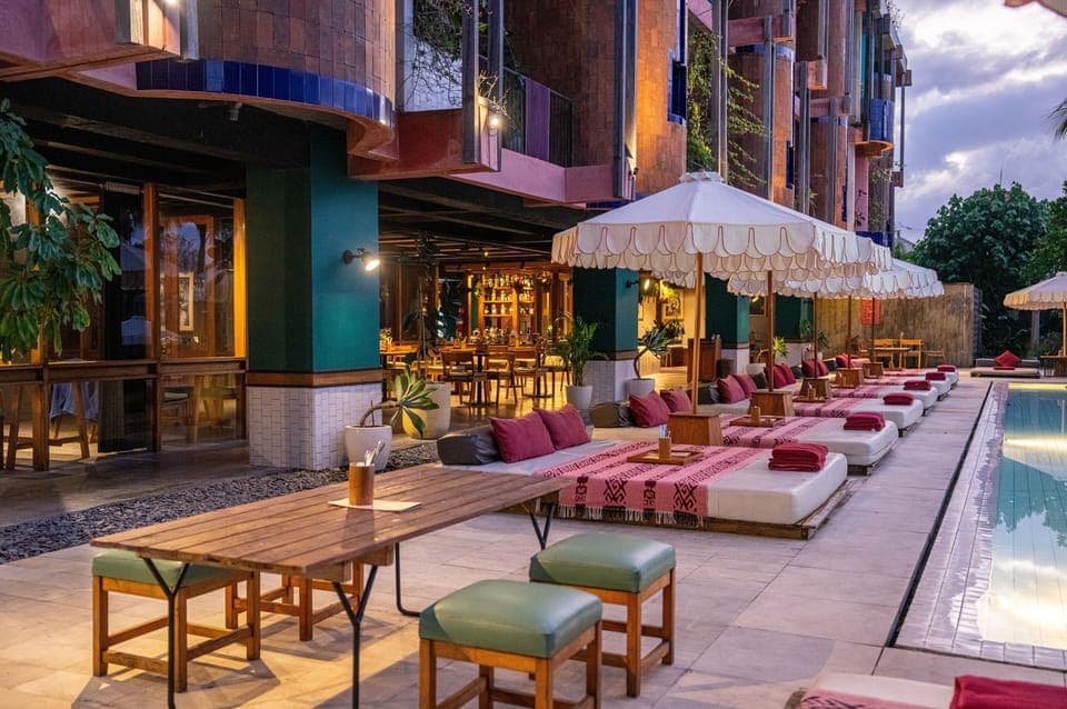 Breakfast, lunch, dinner served; pool views