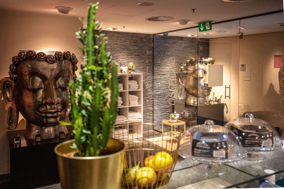 Sauna, hot tub, Turkish bath, body treatments, hydrotherapy