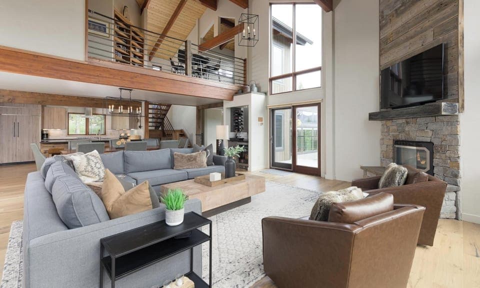 11 Swift Bear living6