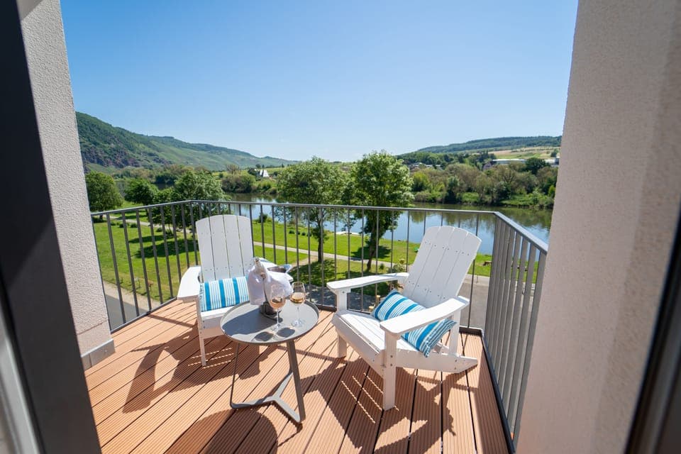 Panoramic Studio Suite | Balcony