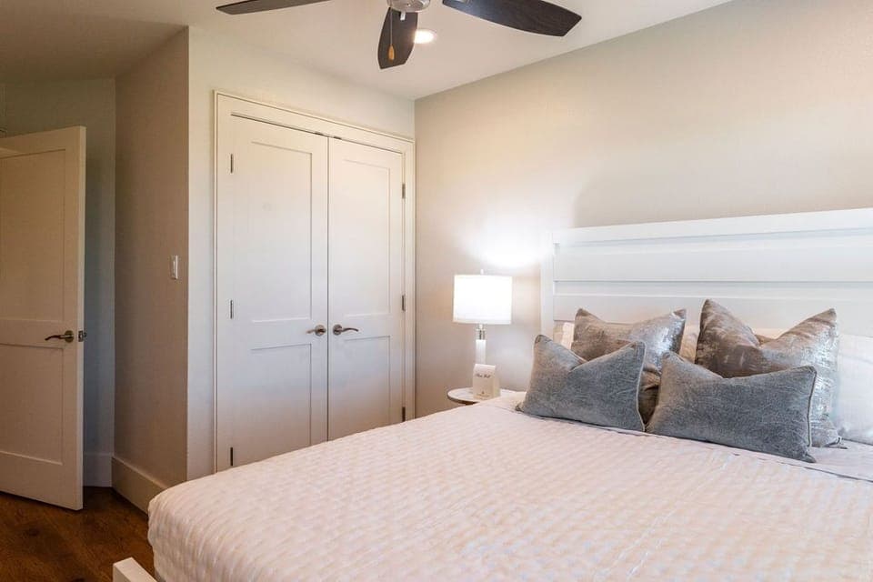 Lake Travis Escape - Walker Luxury Vacation Rentals