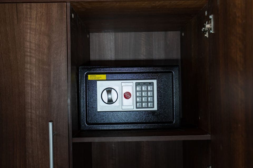 Deluxe Bungalow (Hut Garden View) | In-room safe, free WiFi, bed sheets