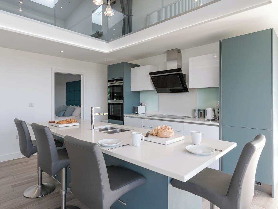 Well-equipped fitted kitchen | The Retreat - Broadstone Barns, Ticknall, near Derby