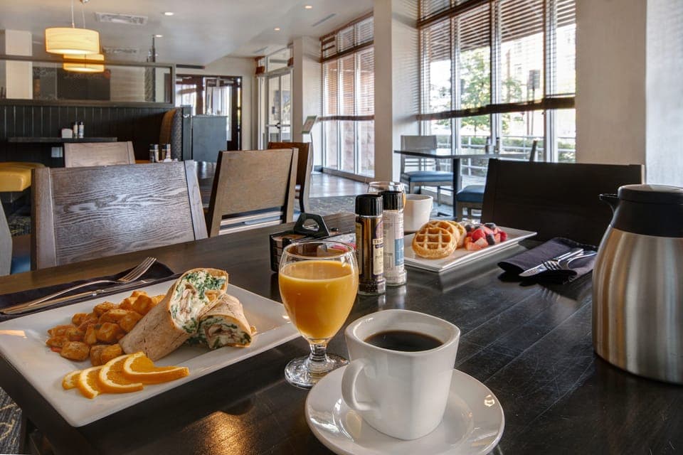 Daily cooked-to-order breakfast for a fee