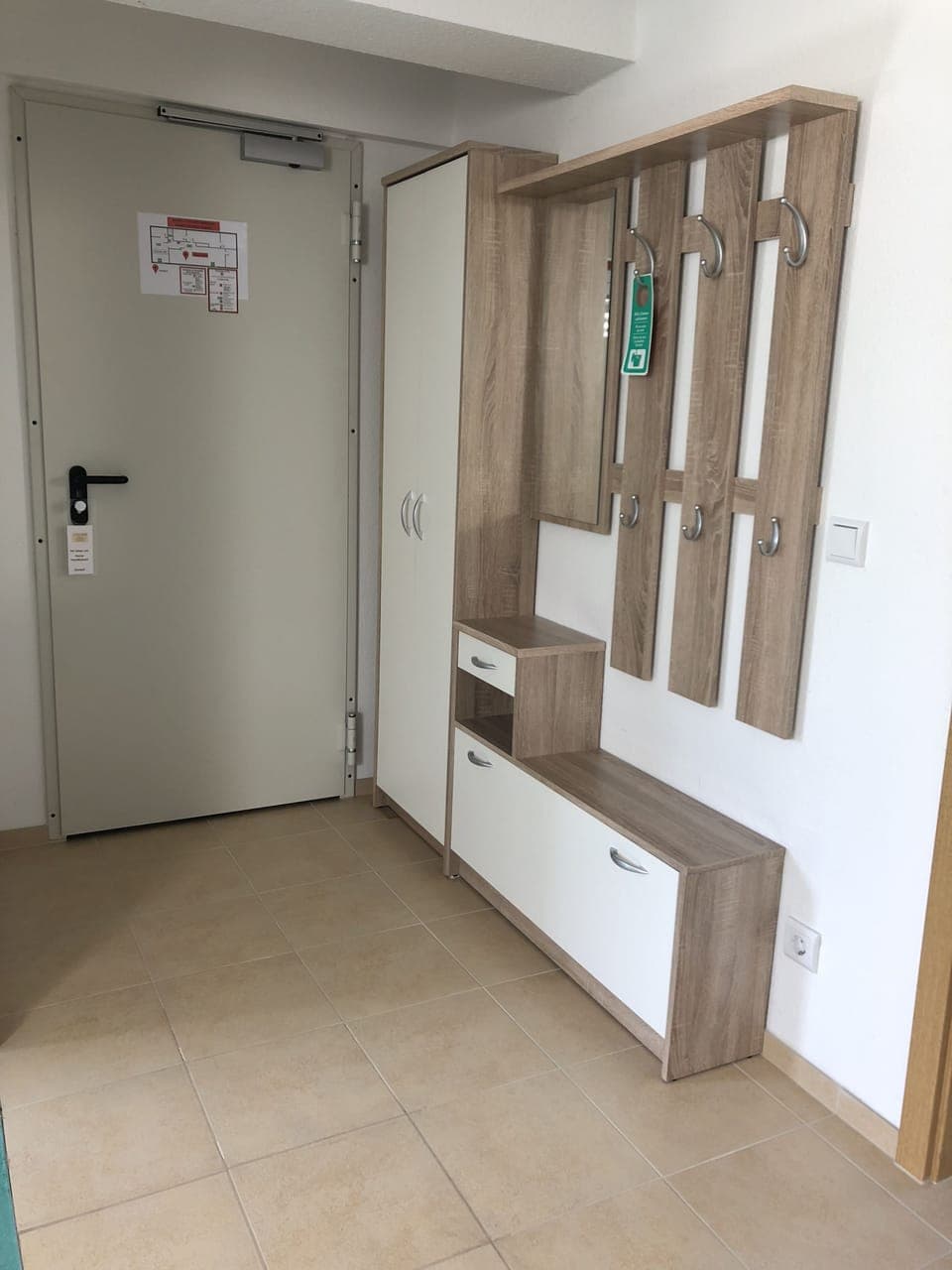 Family Room | Desk, free WiFi, bed sheets