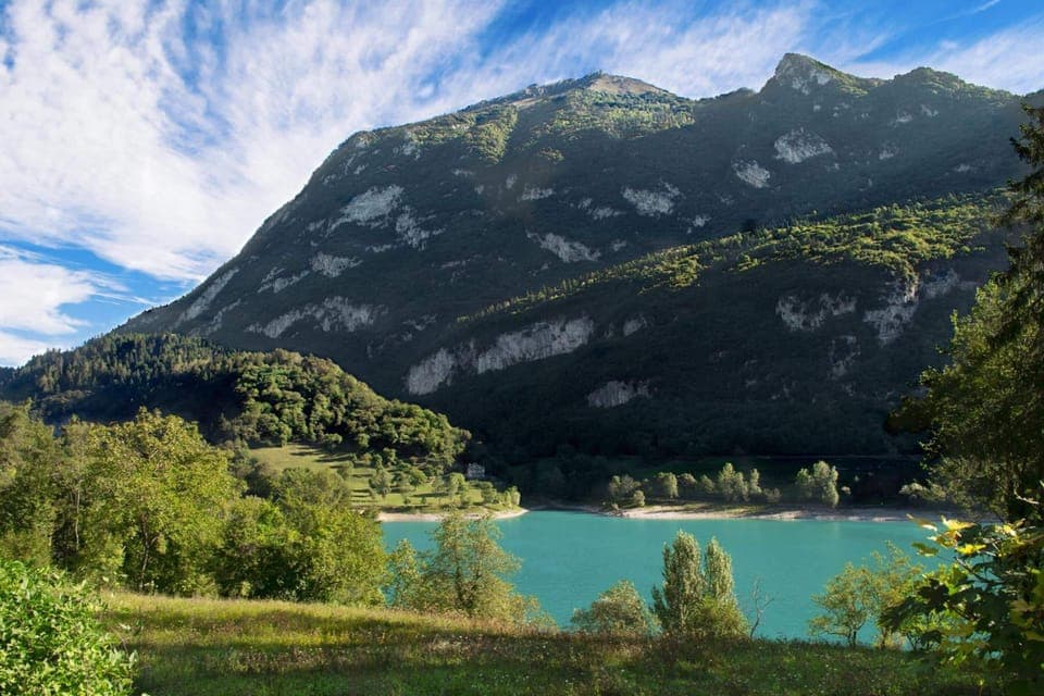 Seasonal outdoor pool, pool umbrellas, sun loungers