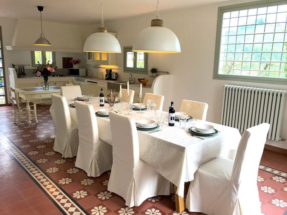 Villa Franca - kitchen and dining-table