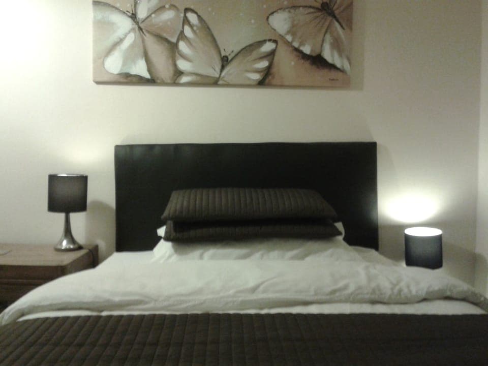 Double & Ensuite Bathroom | Free WiFi, bed sheets