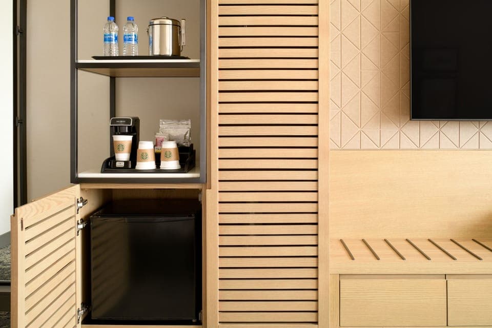 Premium bedding, in-room safe, desk, laptop workspace