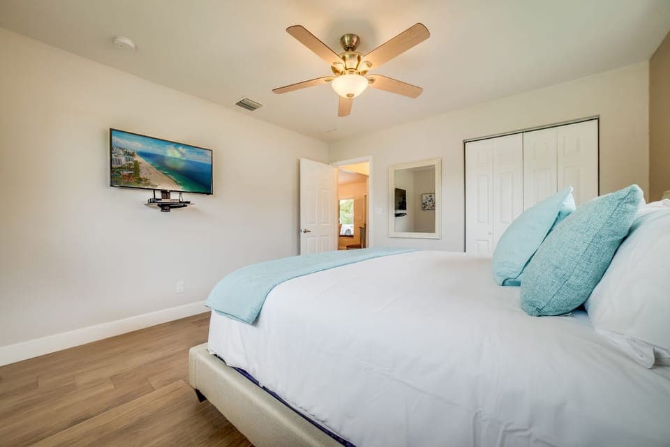 King bedroom entertainment center