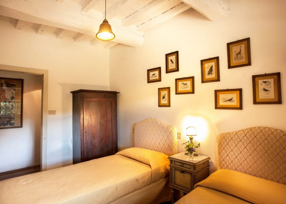 Twin bedroom (2nd view)