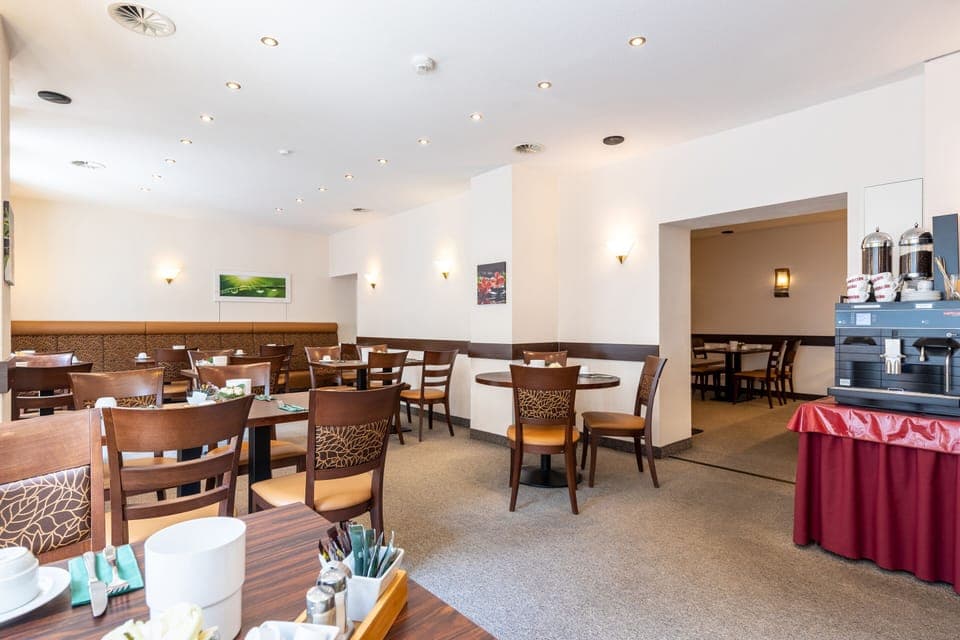 Daily buffet breakfast (EUR 18 per person)