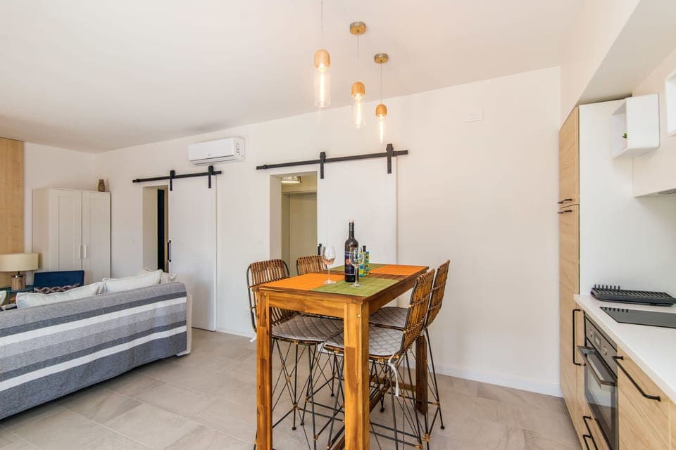 Apartment (A1) | Dining