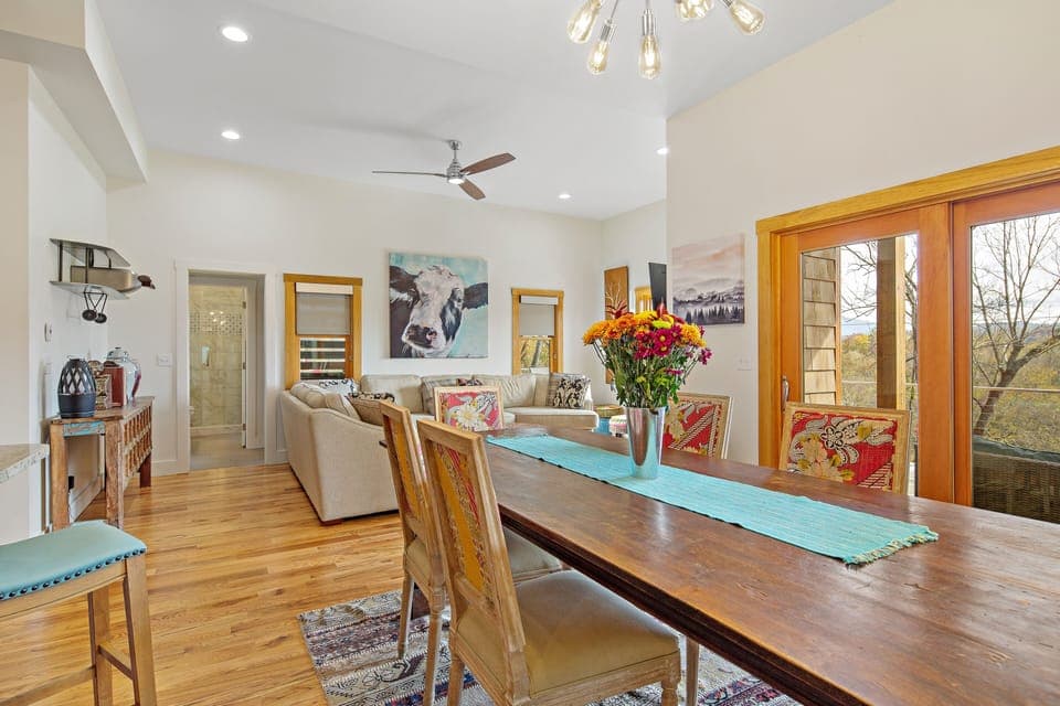 32 Upstream Bachelorette Oasis Second floor (11)