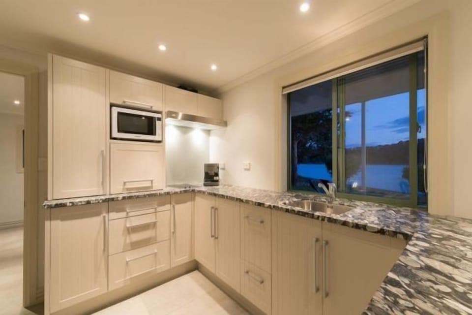 woodies downstairs kitchen