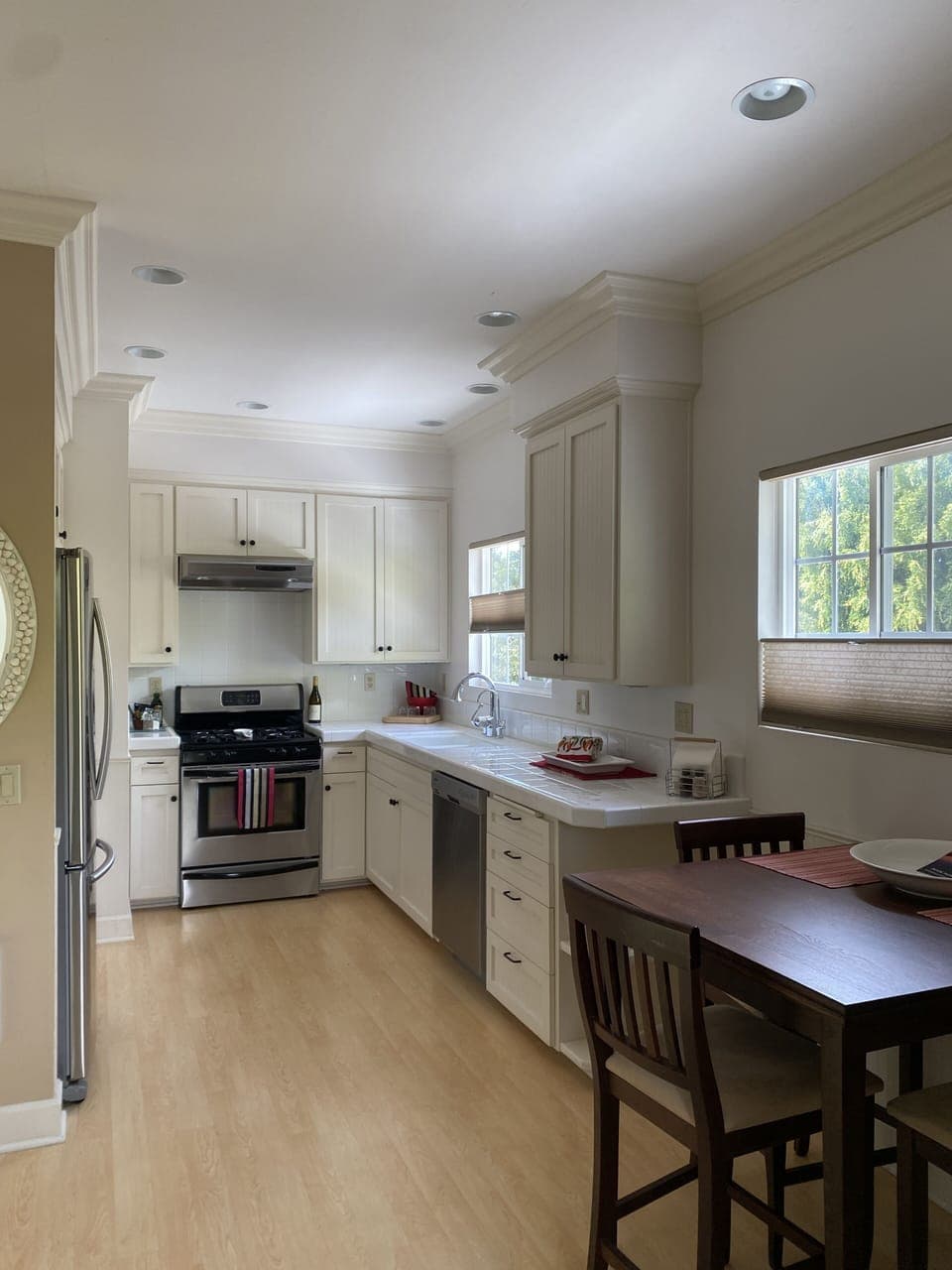 Full Spacious Kitchen 