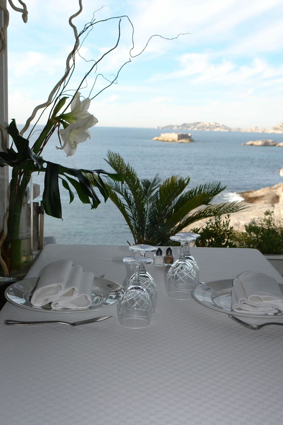 Lunch and dinner served, French cuisine