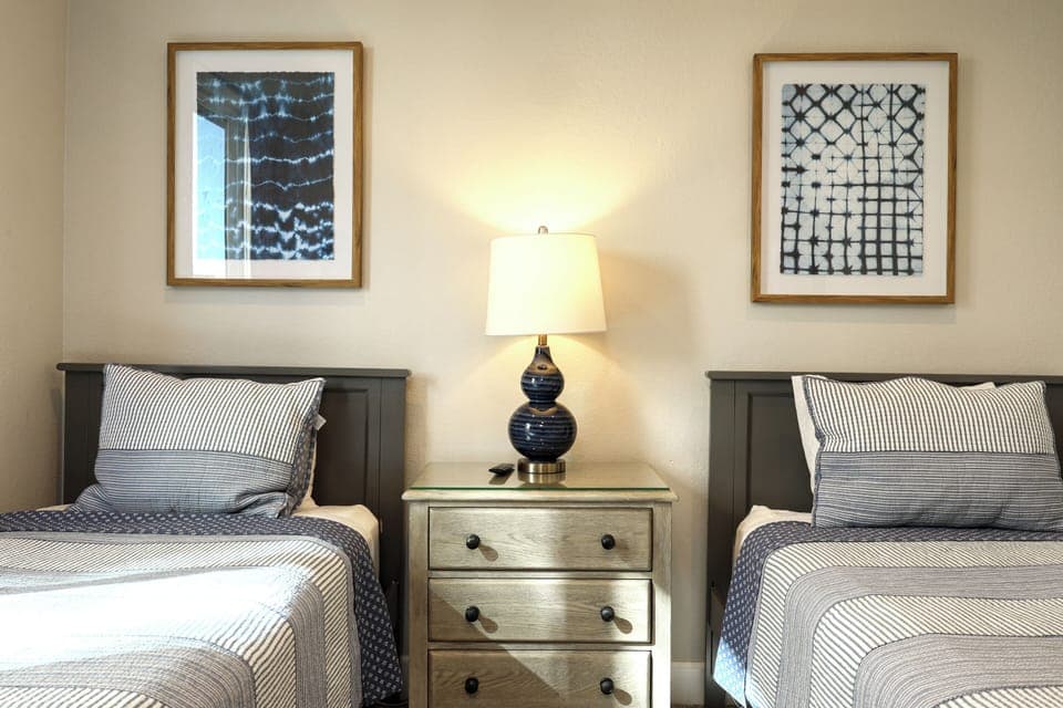 D14 secondary bedroom