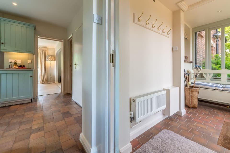 Ground floor: From the porch to the kitchen