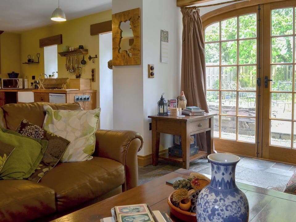 Light and airy living room | Hen Dy Goits, Bodorgan