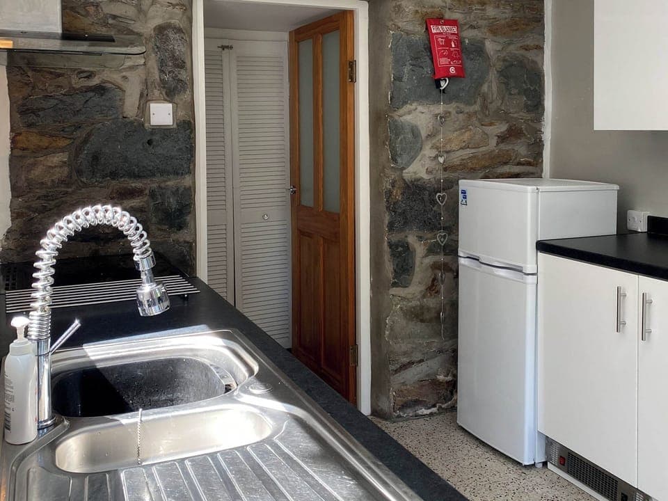 Kitchen | Madryn, Clynnog-Fawr, near Criccieth