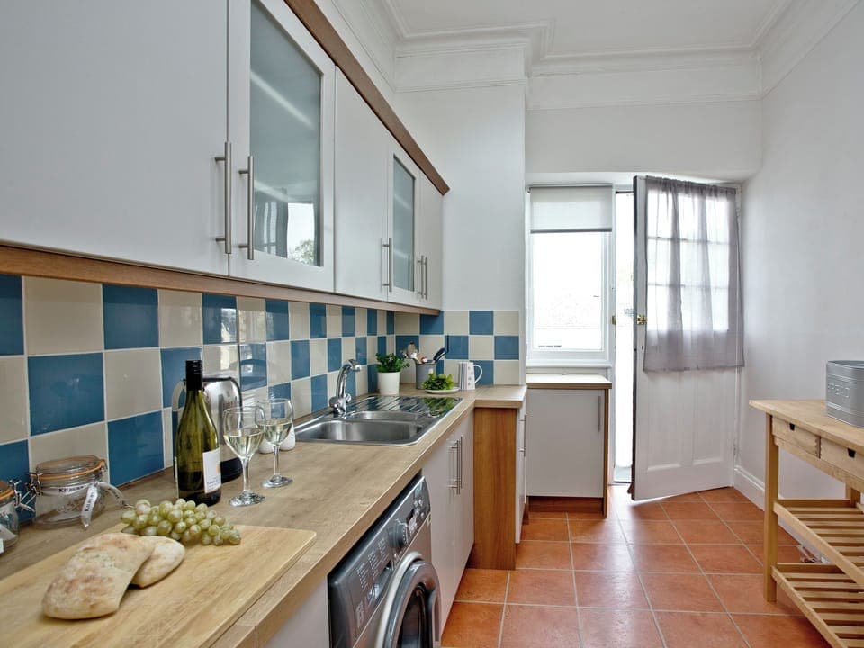 Fully appointed kitchen | Courts View, Newton Abbot