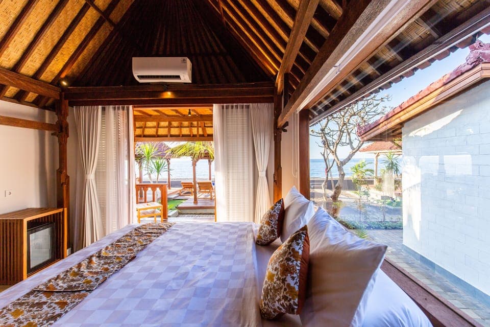 Superior Double or Twin Room, 1 Bedroom, Sea View | Premium bedding, minibar, in-room safe, individually decorated