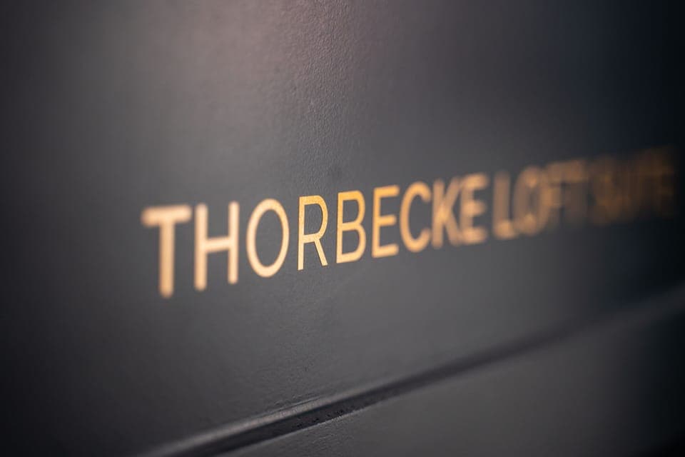 Signature Duplex (Burcht) | In-room safe, individually decorated, individually furnished, desk