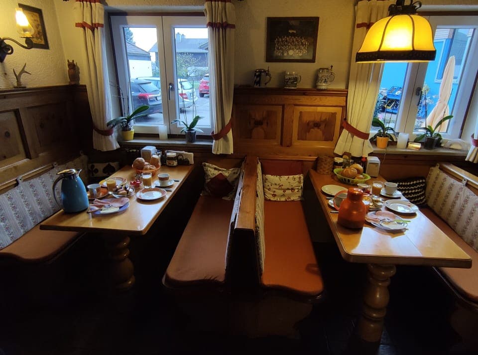 Daily continental breakfast (EUR 10 per person)